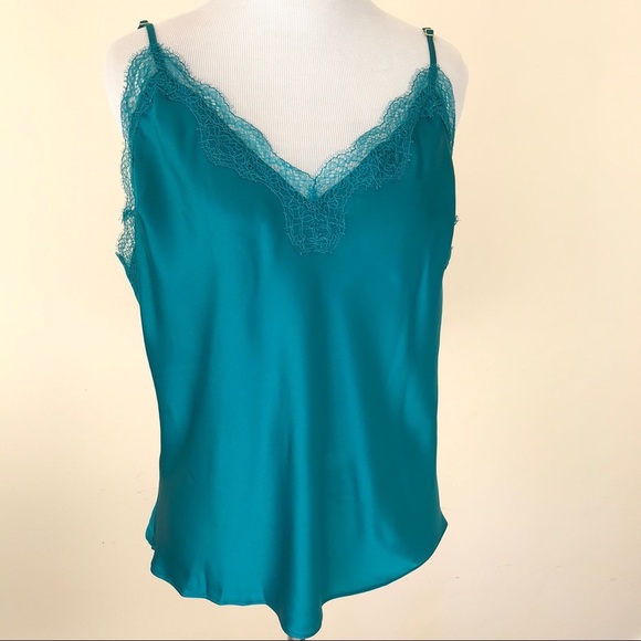 NWT Victoria’s Secret Sequin Cami - Picture 2 of 4